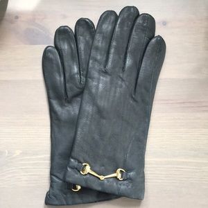 Women’s leather gloves